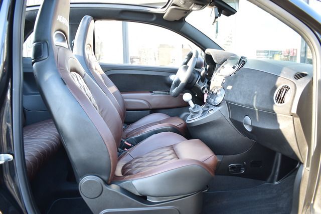 Fahrzeugabbildung Abarth 695 C *WENIG-KM*XENON*BEATS*CARPLAY*