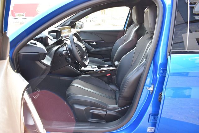 Fahrzeugabbildung Peugeot 208 GT HYBRID 145 E-DSC6*FULL-LED*CARPLAY*SHZ* G