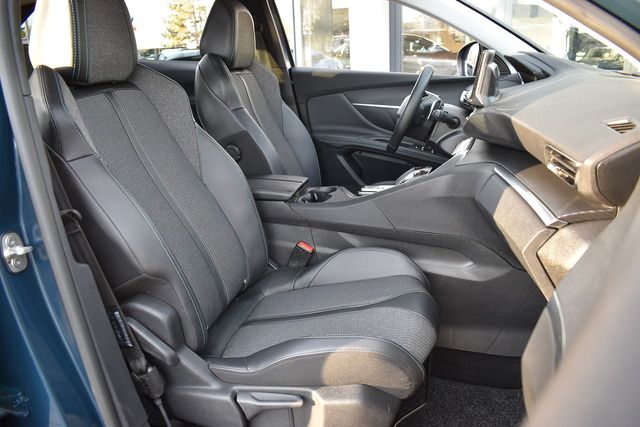 Fahrzeugabbildung Peugeot 3008 Plug-In Hybrid 225 ALLURE*LED*NAV*CARPLAY*