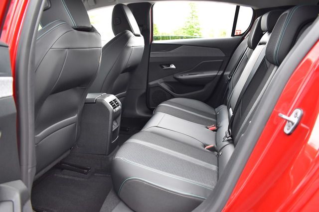 Fahrzeugabbildung Peugeot 308 Hybrid 180 Allure EAT8*LED*BATTERIE-ZERTIFIK