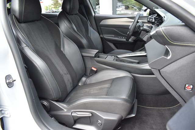 Fahrzeugabbildung Peugeot 308 SW GT PT 130 EAT8*MATRIX*CARPLAY*TRAUM*NAV*A