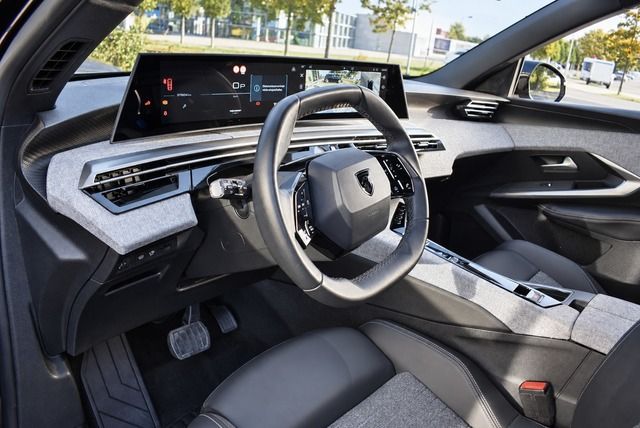 Fahrzeugabbildung Peugeot 3008 ALLURE HYBRID 145 e-DSC6*LED*NAVI*CARPLAY*