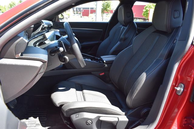 Fahrzeugabbildung Peugeot 508 SW Allure PT 130 EAT8*MATRIX*NAV*SHZ*CARPLAY