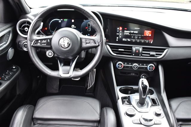 Fahrzeugabbildung Alfa Romeo Giulia VELOCE Q4*MATRIX*ACC*CARPLAY*F1*H&K SOUND