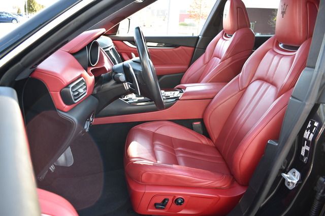 Fahrzeugabbildung Maserati Levante Gran Sport*PANO*LUFT*CARPLAY*NAVI*21ZOLL