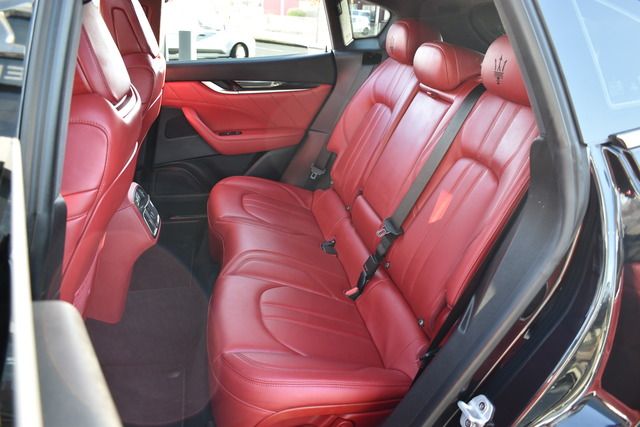 Fahrzeugabbildung Maserati Levante Gran Sport*PANO*LUFT*CARPLAY*NAVI*21ZOLL