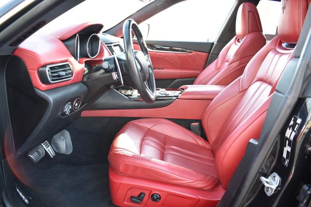 Fahrzeugabbildung Maserati Levante Gran Sport*PANO*LUFT*CARPLAY*NAVI*21ZOLL