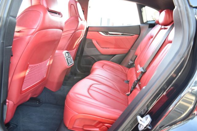 Fahrzeugabbildung Maserati Levante Gran Sport*PANO*LUFT*CARPLAY*NAVI*21ZOLL