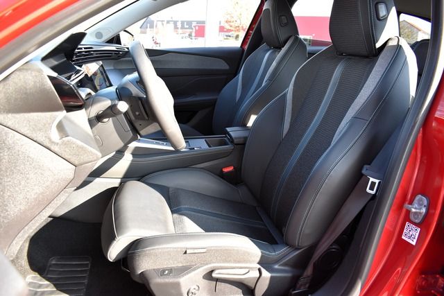 Fahrzeugabbildung Peugeot 308 SW ALLURE PT 130 EAT8*CARPLAY*MATRIX*FACELIF