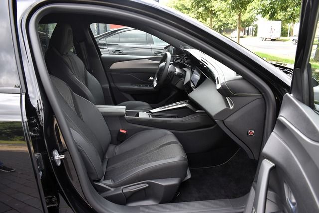 Fahrzeugabbildung Peugeot 308 SW GT PT 130 EAT8*MATRIX*CARPLAY*TRAUM*NAV*A