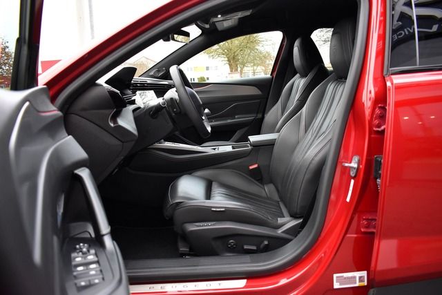 Fahrzeugabbildung Peugeot 408 GT PT 130 EAT8*MATRIX*FOCAL*CARPLAY*TRAUM*