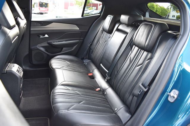 Fahrzeugabbildung Peugeot 408 GT PT 130 EAT8*MATRIX*FOCAL*CARPLAY*TRAUM*