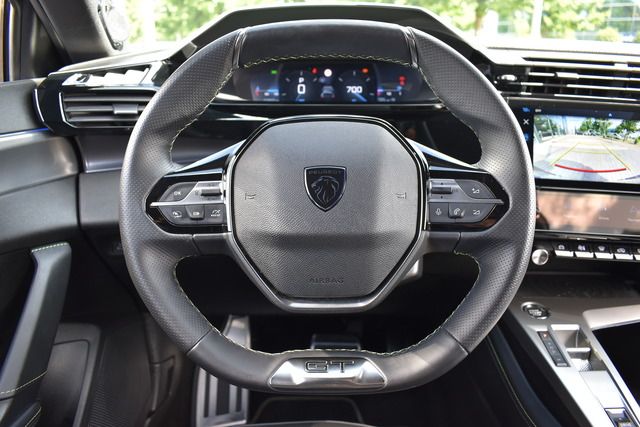 Fahrzeugabbildung Peugeot 408 GT PT 130 EAT8*MATRIX*FOCAL*CARPLAY*TRAUM*