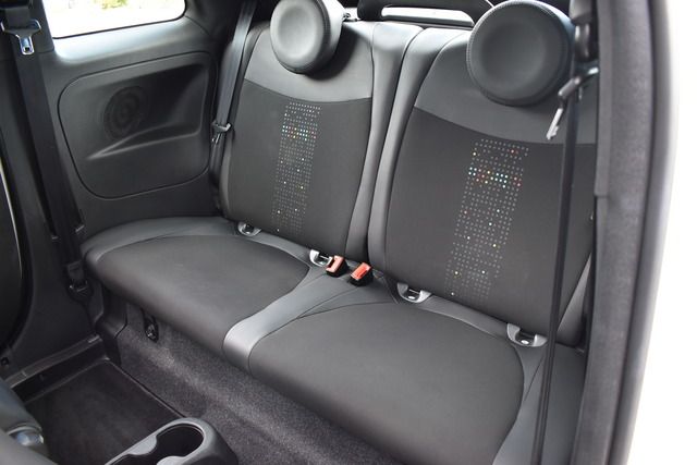 Fahrzeugabbildung Fiat 500C 1.0 Hybrid Hey Google