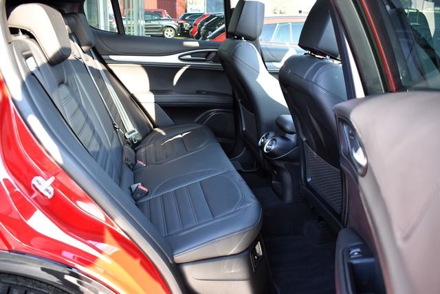 Fahrzeugabbildung Alfa Romeo Stelvio 2.0 VELOCE*PANO*AHK*MATRIX*WENIG KM*21ZO