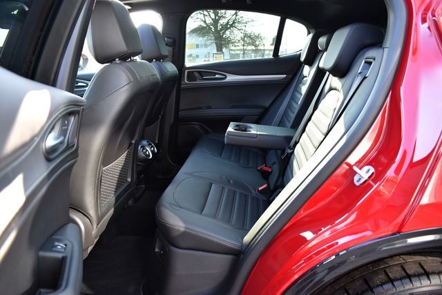 Fahrzeugabbildung Alfa Romeo Stelvio 2.0 VELOCE*PANO*AHK*MATRIX*WENIG KM*21ZO