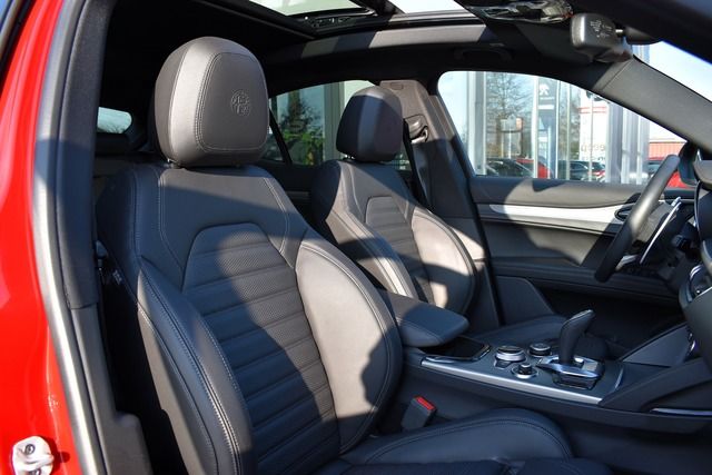 Fahrzeugabbildung Alfa Romeo Stelvio 2.0 VELOCE*PANO*AHK*MATRIX*WENIG KM*21ZO
