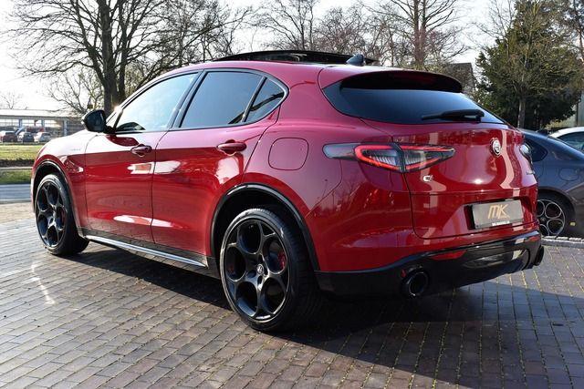 Fahrzeugabbildung Alfa Romeo Stelvio 2.0 VELOCE*PANO*AHK*MATRIX*WENIG KM*21ZO