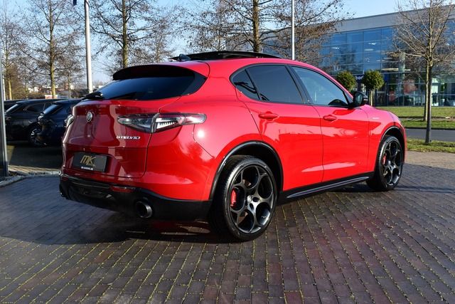 Fahrzeugabbildung Alfa Romeo Stelvio 2.0 VELOCE*PANO*AHK*MATRIX*WENIG KM*21ZO