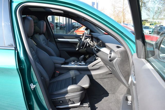 Fahrzeugabbildung Alfa Romeo Stelvio 2.0 VELOCE*PANO*MATRIX*WENIG KM*21ZOLL*