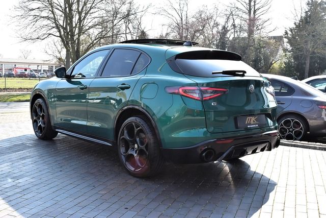Fahrzeugabbildung Alfa Romeo Stelvio 2.0 VELOCE*PANO*MATRIX*WENIG KM*21ZOLL*