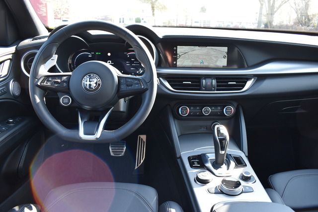 Fahrzeugabbildung Alfa Romeo Stelvio 2.0 VELOCE*PANO*MATRIX*WENIG KM*21ZOLL*