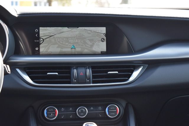 Fahrzeugabbildung Alfa Romeo Stelvio 2.0 VELOCE*PANO*MATRIX*WENIG KM*21ZOLL*