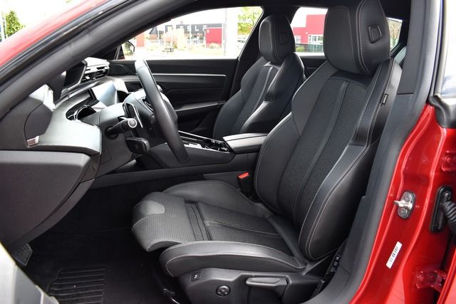 Fahrzeugabbildung Peugeot 508 SW Allure PT 130 EAT8*MATRIX*NAV*SHZ*CARPLAY