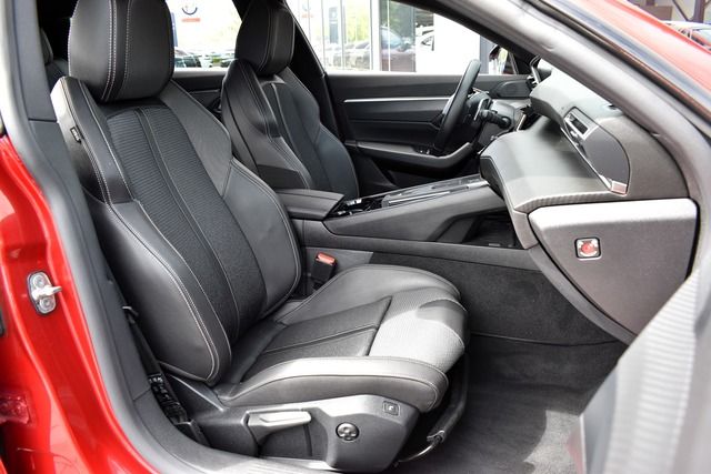 Fahrzeugabbildung Peugeot 508 SW Allure PT 130 EAT8*MATRIX*NAV*SHZ*CARPLAY