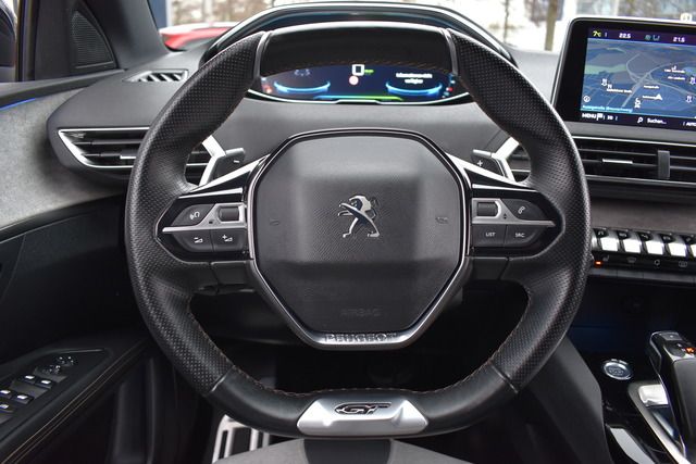 Fahrzeugabbildung Peugeot 3008 Hybrid4 300 GT e-EAT8 BATTERIE-ZERTIFIKAT