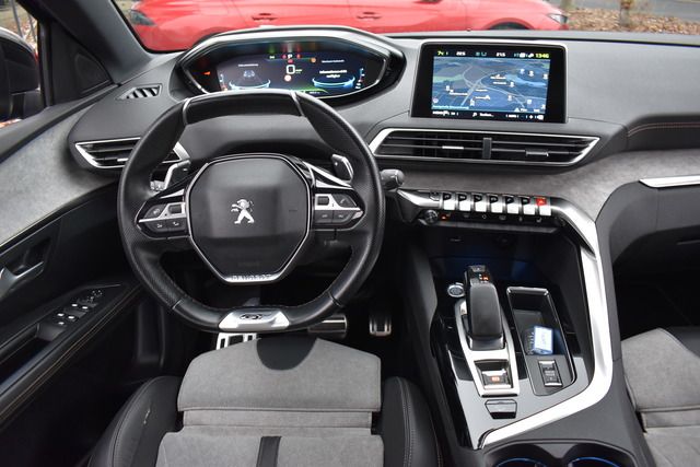 Fahrzeugabbildung Peugeot 3008 Hybrid4 300 GT e-EAT8 BATTERIE-ZERTIFIKAT