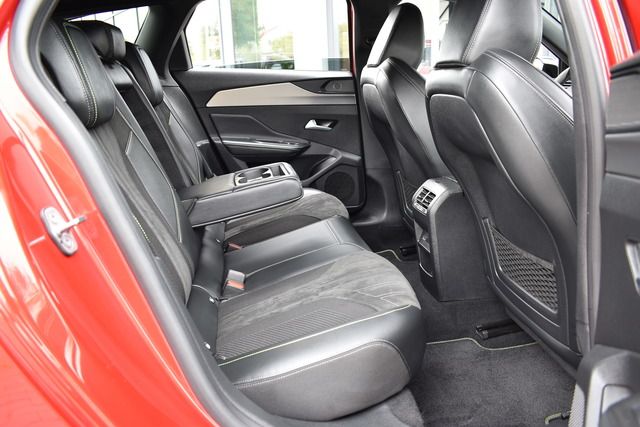 Fahrzeugabbildung Peugeot 308 SW GT PT 130 EAT8*MATRIX*CARPLAY*AHK*NAVI*