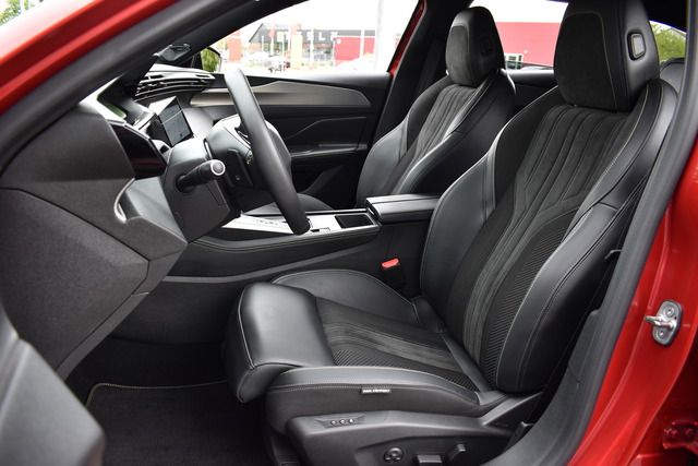 Fahrzeugabbildung Peugeot 308 SW GT PT 130 EAT8*MATRIX*CARPLAY*AHK*NAVI*