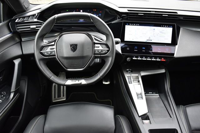 Fahrzeugabbildung Peugeot 308 SW GT PT 130 EAT8*MATRIX*CARPLAY*AHK*NAVI*