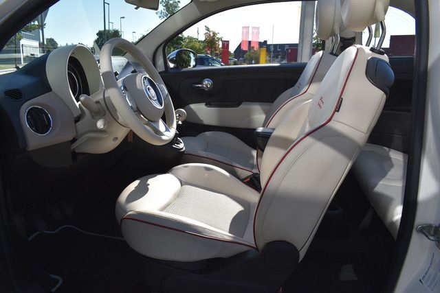 Fahrzeugabbildung Fiat 500C 1.0 Dolcevita Hybrid *NAVI*XENON*CARPLAY*
