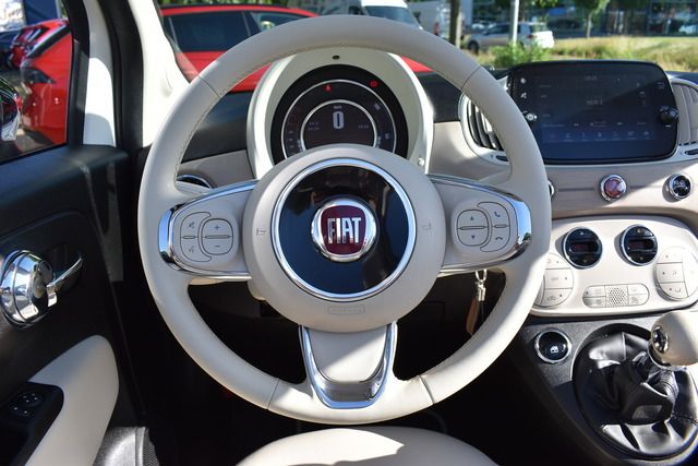 Fahrzeugabbildung Fiat 500C 1.0 Dolcevita Hybrid *NAVI*XENON*CARPLAY*