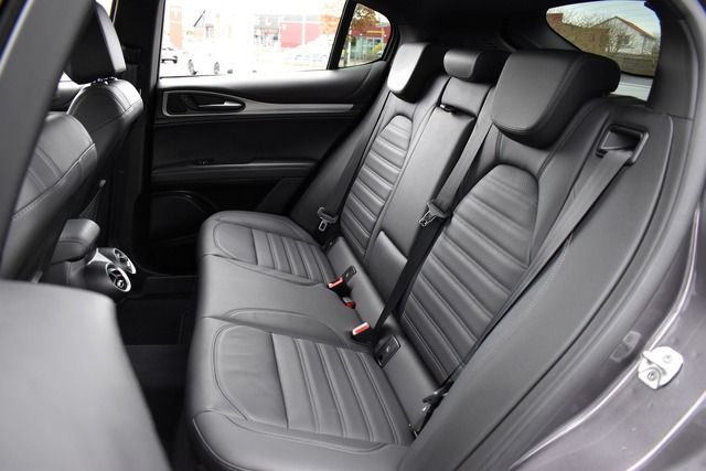 Fahrzeugabbildung Alfa Romeo Stelvio VELOCE Q4 AUTO*LED*CARPLAY*20 ZOLL*TRAUM