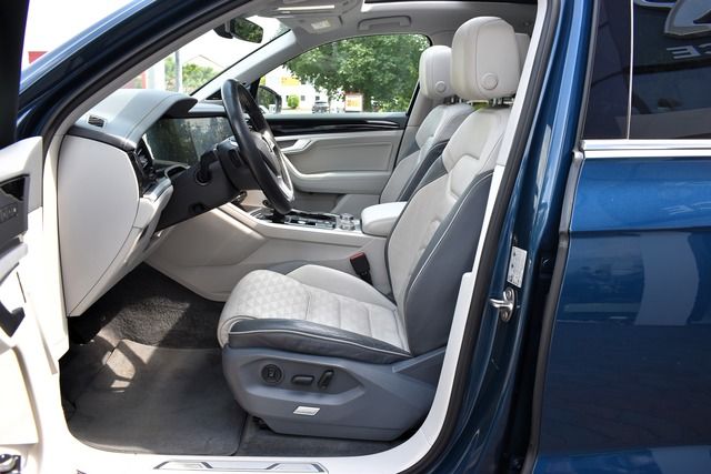 Fahrzeugabbildung Volkswagen Touareg 3.0 TDI ST-HEIZ*LUFT*PANO*NIGHT*HEAD-UP*