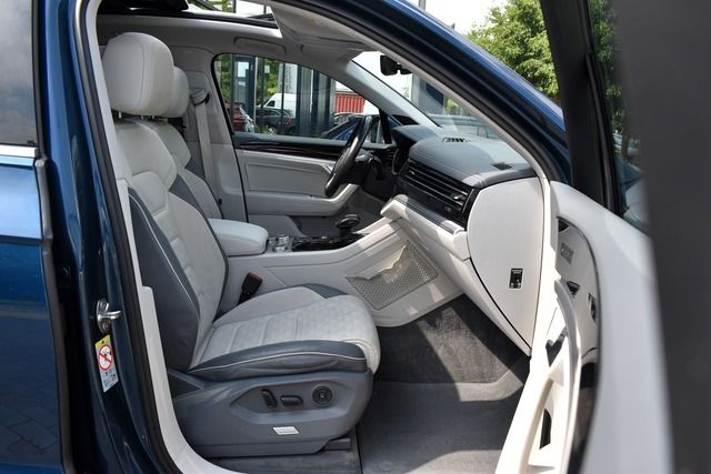 Fahrzeugabbildung Volkswagen Touareg 3.0 TDI ST-HEIZ*LUFT*PANO*NIGHT*HEAD-UP*