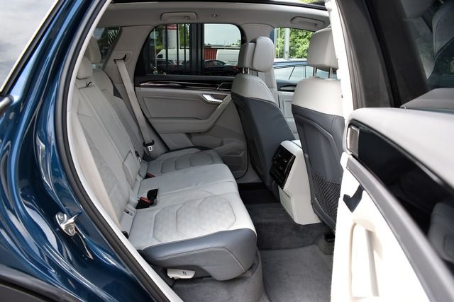 Fahrzeugabbildung Volkswagen Touareg 3.0 TDI ST-HEIZ*LUFT*PANO*NIGHT*HEAD-UP*