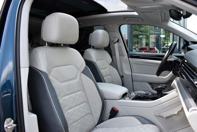Fahrzeugabbildung Volkswagen Touareg 3.0 TDI ST-HEIZ*LUFT*PANO*NIGHT*HEAD-UP*