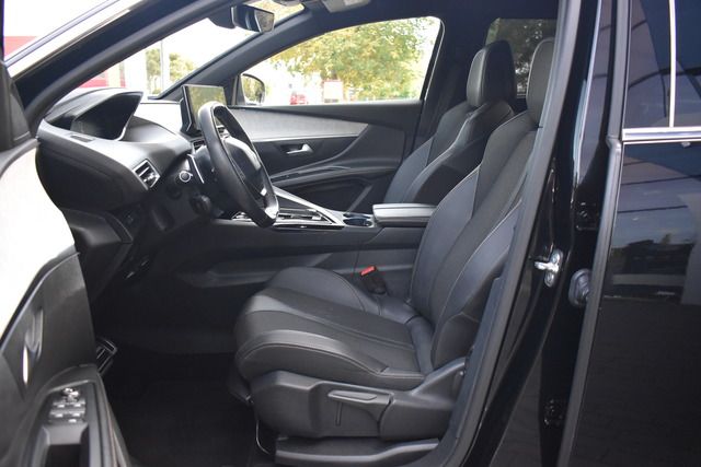 Fahrzeugabbildung Peugeot 5008 GT 1.5 BlueHDi 130 EAT8*LED*7SITZER*CARPLAY