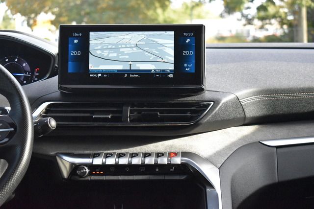 Fahrzeugabbildung Peugeot 5008 GT 1.5 BlueHDi 130 EAT8*LED*7SITZER*CARPLAY