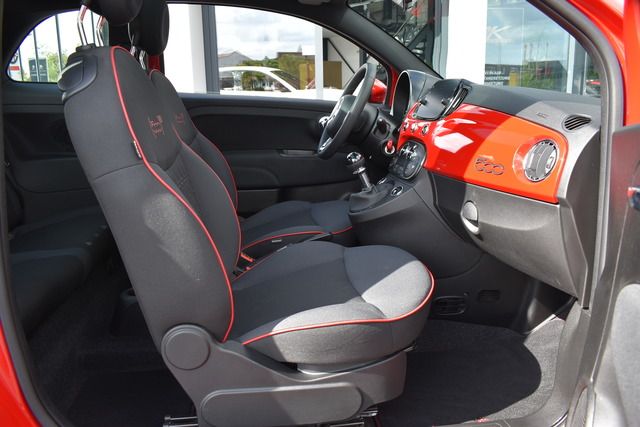 Fahrzeugabbildung Fiat 500 1.0 RED *SITZHEIZUNG*CARPLAY*PANORAMA*