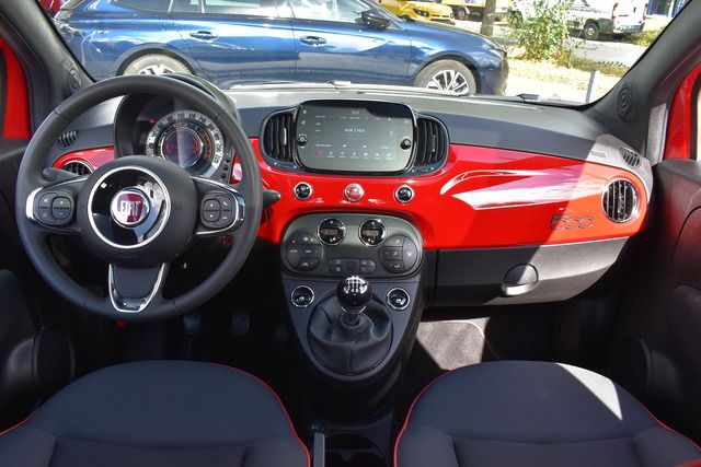 Fahrzeugabbildung Fiat 500 1.0 RED *SITZHEIZUNG*CARPLAY*PANORAMA*