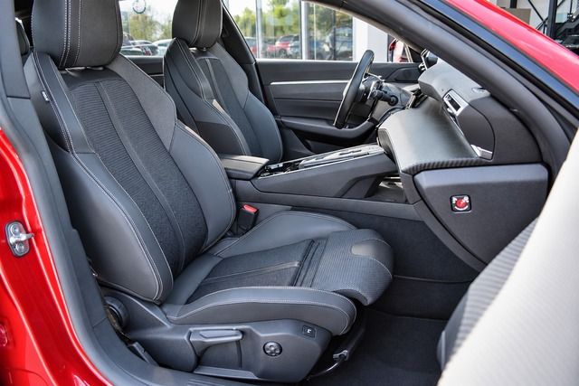 Fahrzeugabbildung Peugeot 508 SW PT130 EAT8*ALLURE*MATRIX*CARPLAY*FACELIFT