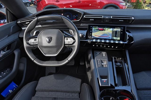 Fahrzeugabbildung Peugeot 508 SW PT130 EAT8*ALLURE*MATRIX*CARPLAY*FACELIFT
