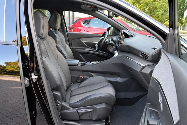 Fahrzeugabbildung Peugeot 3008 1.5 BlueHDi 130 EAT8*ALLURE*LED*NAVI*KLIMA*