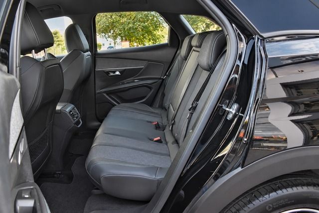 Fahrzeugabbildung Peugeot 3008 1.5 BlueHDi 130 EAT8*ALLURE*LED*NAVI*KLIMA*