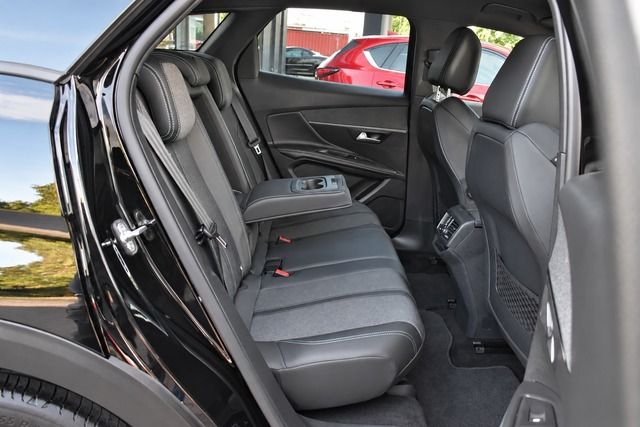 Fahrzeugabbildung Peugeot 3008 1.5 BlueHDi 130 EAT8*ALLURE*LED*NAVI*KLIMA*